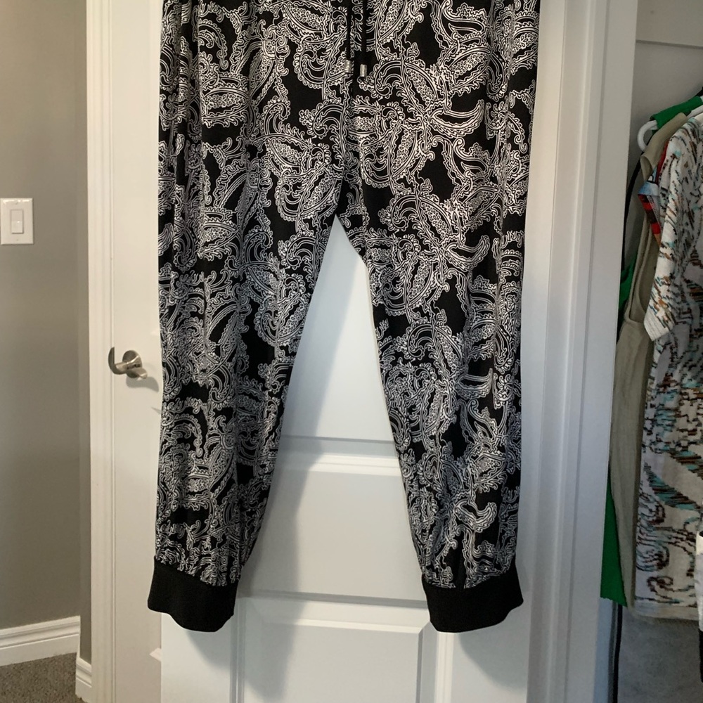 (16) Joseph Ribkoff pants/joggers - Picture 9 of 11